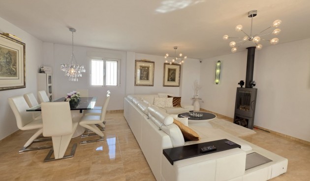 Resale - Villa -
Pinoso - Inland