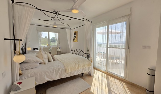 Resale - Villa -
Pinoso - Inland