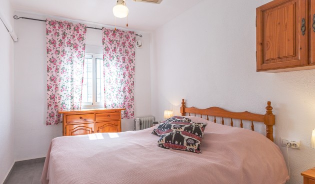 Resale - Bungalow -
Torrevieja - Costa Blanca