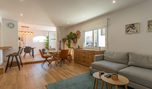 Resale - Villa -
Los Balcones - Costa Blanca