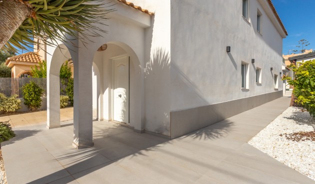 Resale - Villa -
Los Balcones - Costa Blanca