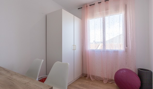 Resale - Villa -
Los Balcones - Costa Blanca