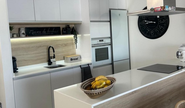 Resale - Villa -
Daya Vieja - Costa Blanca