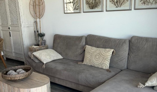 Resale - Villa -
Daya Vieja - Costa Blanca