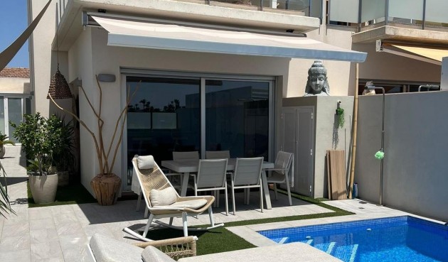 Resale - Villa -
Daya Vieja - Costa Blanca