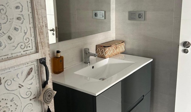 Resale - Villa -
Daya Vieja - Costa Blanca