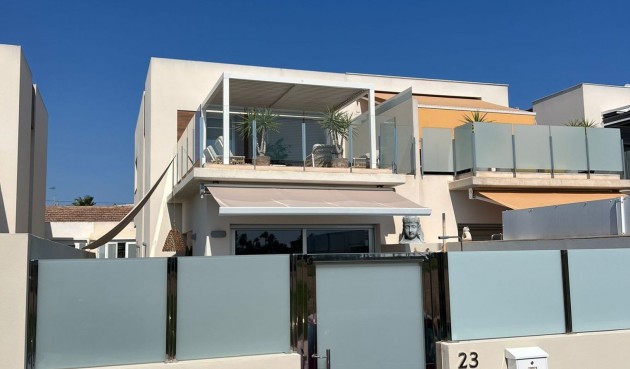 Resale - Villa -
Daya Vieja - Costa Blanca