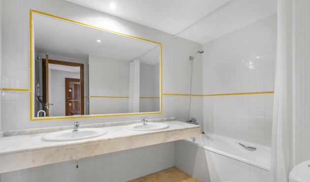 Resale - Apartment -
Torrevieja - Costa Blanca