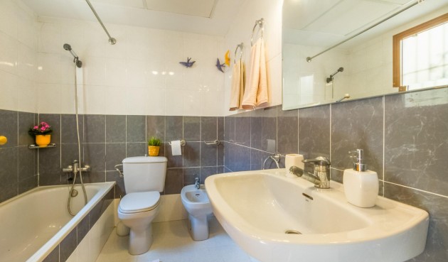 Resale - Apartment -
Torrevieja - Centro