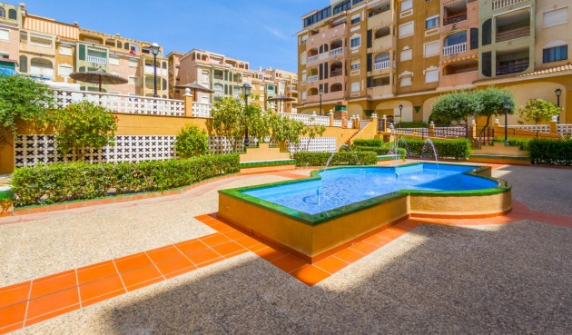 Resale - Apartment -
Torrevieja - Centro