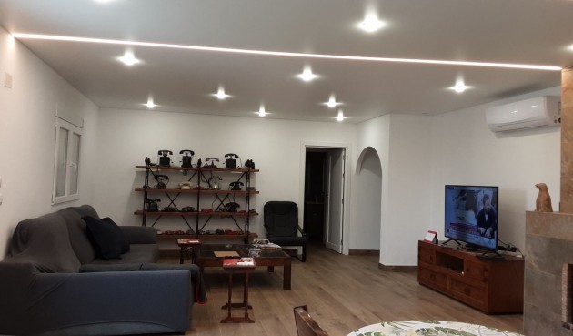 Resale - Villa -
San Miguel de Salinas - Inland