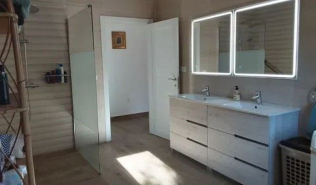 Resale - Villa -
San Miguel de Salinas - Inland