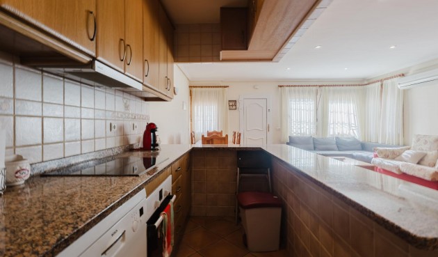 Resale - Bungalow -
Torrevieja - Costa Blanca