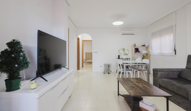 Resale - Villa -
Torrevieja - Costa Blanca