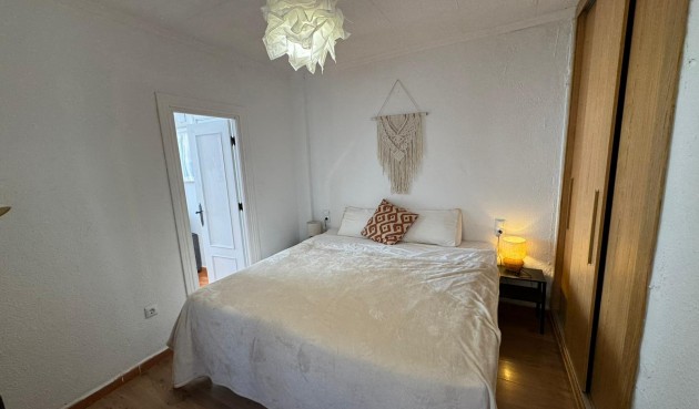 Resale - Bungalow -
Torrevieja - Costa Blanca