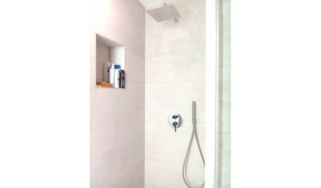 Resale - Villa -
La Finca Golf Resort - Inland