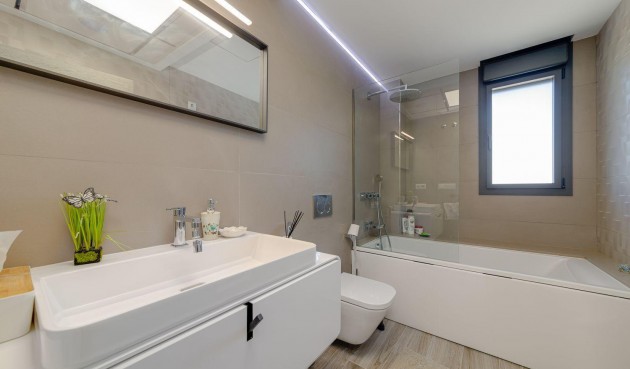 Brukt - Villa -
Torrevieja - Costa Blanca
