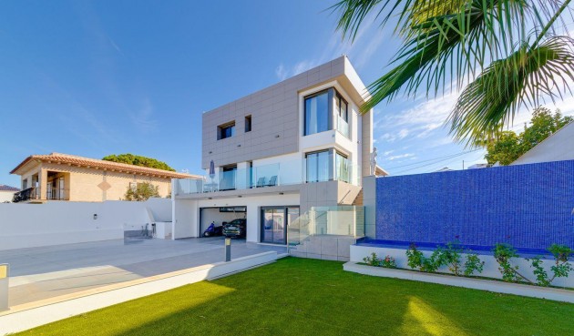 Brukt - Villa -
Torrevieja - Costa Blanca