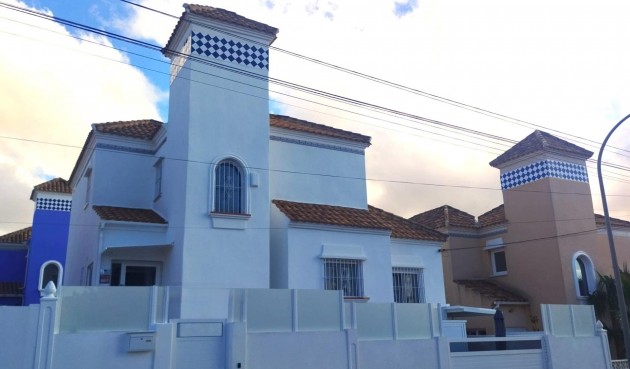Brukt - Villa -
San Miguel de Salinas - Inland