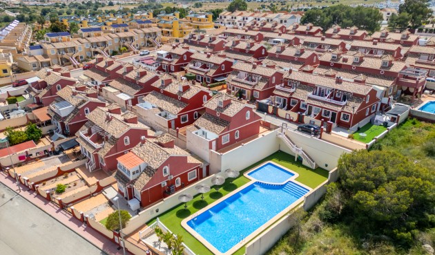 Brukt - Town House -
Villamartin - Costa Blanca