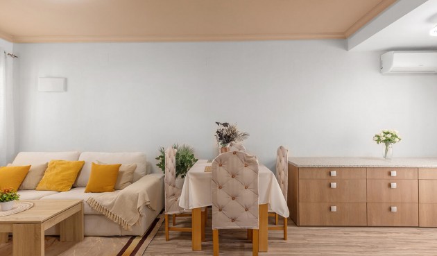 Återförsäljning - Semi Detached -
Orihuela Costa - Villamartín