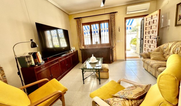 Brukt - Villa -
La Zenia - Costa Blanca