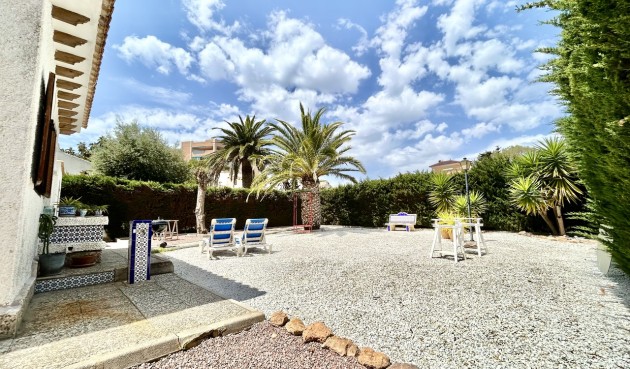 Brukt - Villa -
La Zenia - Costa Blanca