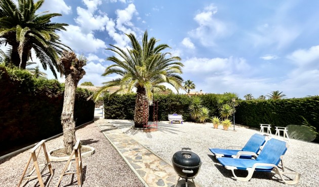 Brukt - Villa -
La Zenia - Costa Blanca