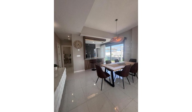 Brukt - Villa -
Villamartin - Costa Blanca