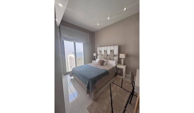 Brukt - Villa -
Villamartin - Costa Blanca