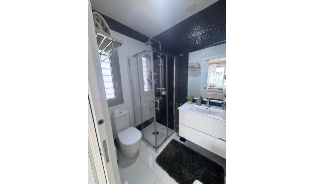 Brukt - Villa -
Villamartin - Costa Blanca
