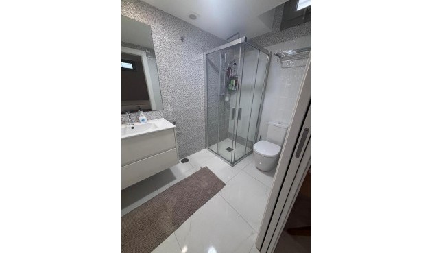 Brukt - Villa -
Villamartin - Costa Blanca