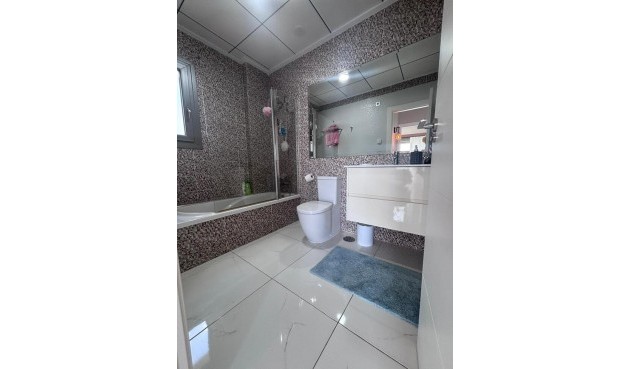 Brukt - Villa -
Villamartin - Costa Blanca