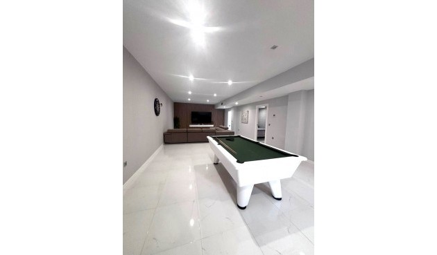 Brukt - Villa -
Villamartin - Costa Blanca