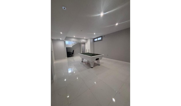 Brukt - Villa -
Villamartin - Costa Blanca