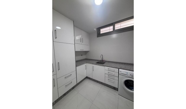 Brukt - Villa -
Villamartin - Costa Blanca