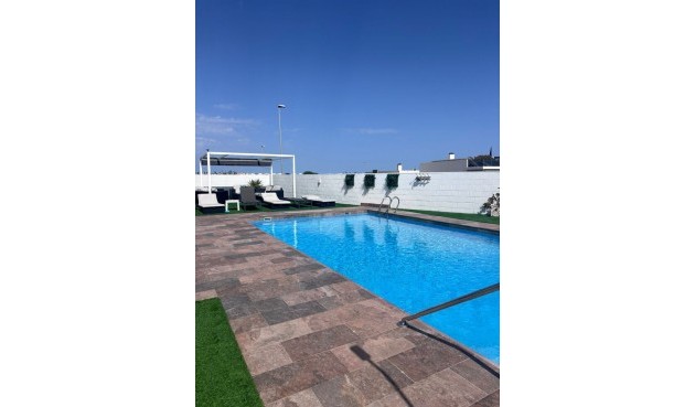 Brukt - Villa -
Villamartin - Costa Blanca