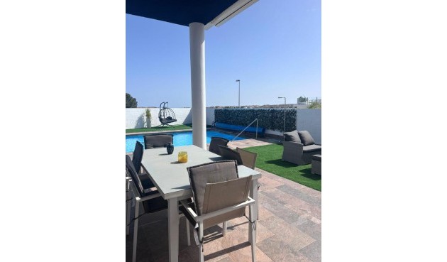 Brukt - Villa -
Villamartin - Costa Blanca