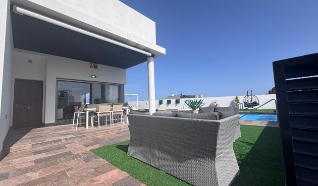 Brukt - Villa -
Villamartin - Costa Blanca