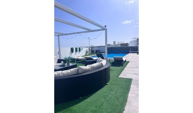 Brukt - Villa -
Villamartin - Costa Blanca