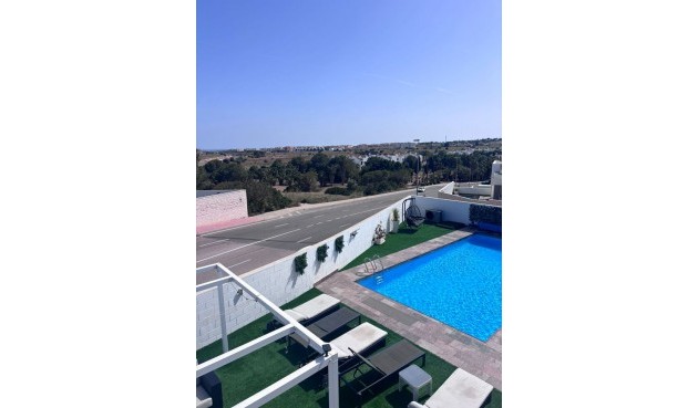 Brukt - Villa -
Villamartin - Costa Blanca