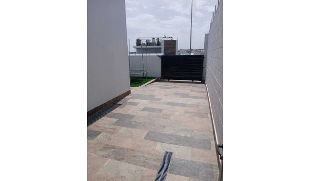 Brukt - Villa -
Villamartin - Costa Blanca