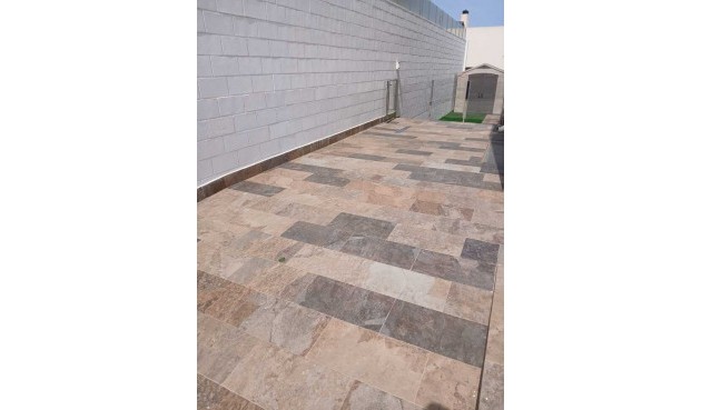 Brukt - Villa -
Villamartin - Costa Blanca
