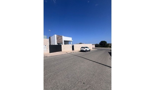 Brukt - Villa -
Villamartin - Costa Blanca