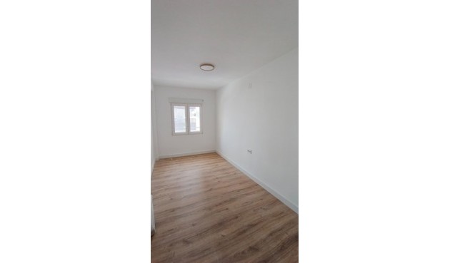 Återförsäljning - Apartment -
Torrevieja - Centro