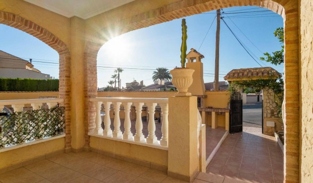 Brukt - Town House -
Orihuela Costa - Los Almendros-la Florida
