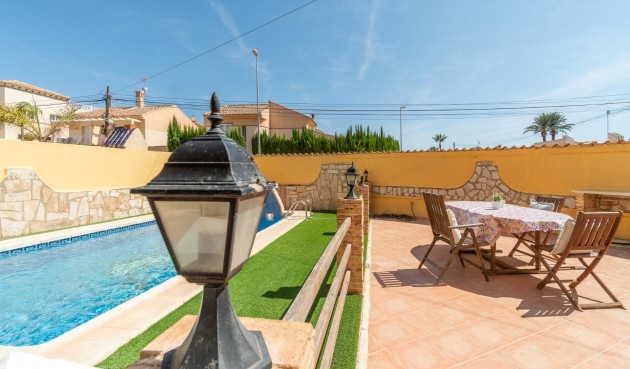 Brukt - Town House -
Orihuela Costa - Los Almendros-la Florida