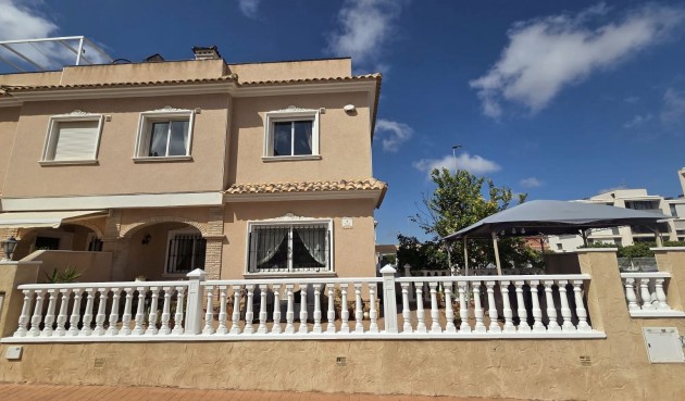 Brukt - Villa -
Orihuela Costa - Costa Blanca