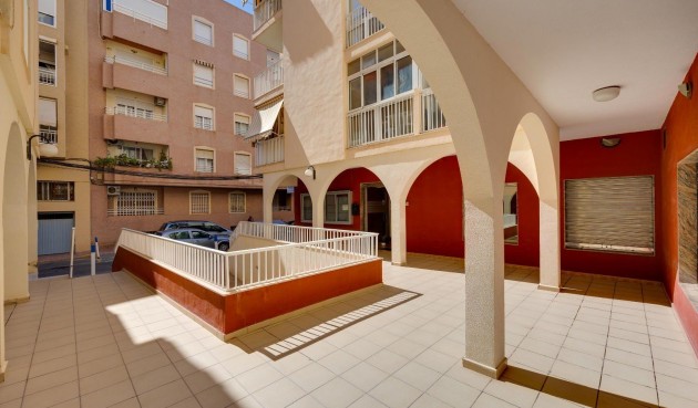 Brukt - Apartment -
Torrevieja - Estacion De Autobuses