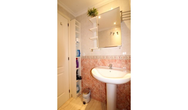 Återförsäljning - Apartment -
Torrevieja - Centro